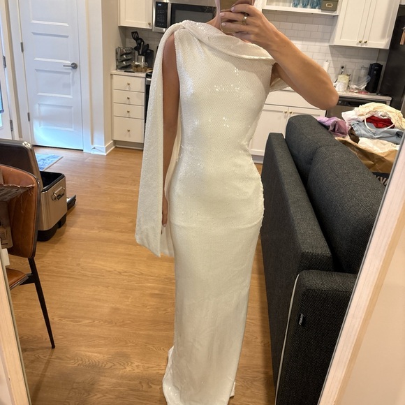 Meshki Elegant White Evening Gown - Picture 1 of 2